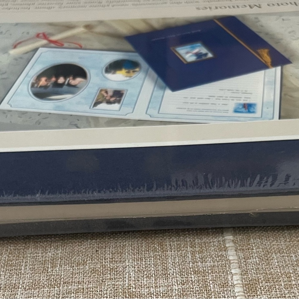 new 12” Graduation Scrapbook Photo Memory Album “Hold Fast To Your Dreams” - Picture 7 of 8
